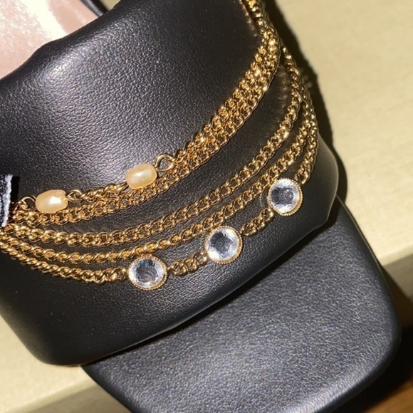 JOHN GALLIANO Brand New in Box super comfy
Chain-Trim Leather Sandals - Picture 10 of 14